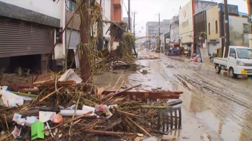 Video: Záplavy decimují japonský ostrov. Úřady hlásí nejméně 50 mrtvých